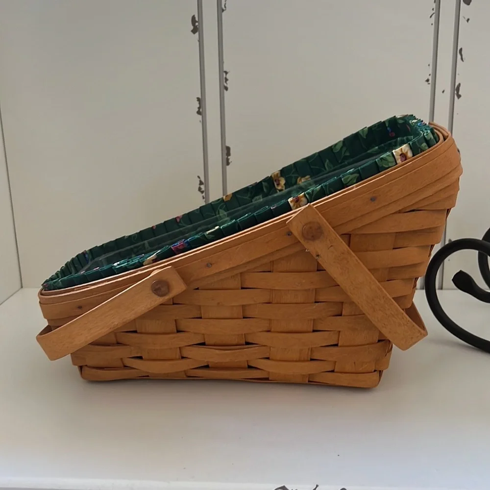 1996 Longaberger Medium /large vegetable basket with sleigh runner. Cottage core